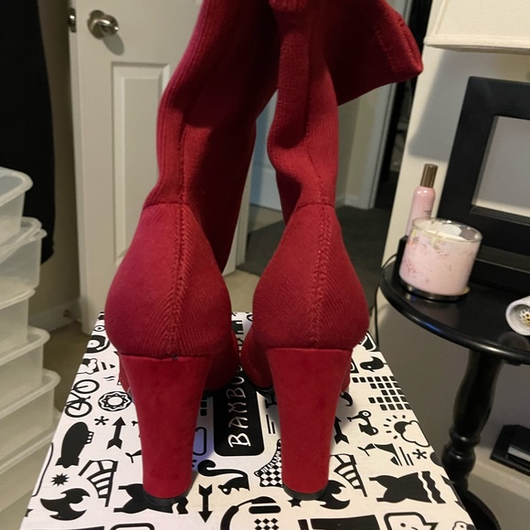 Bamboo 7.5 red point toe boot with sock material - Picture 3 of 4